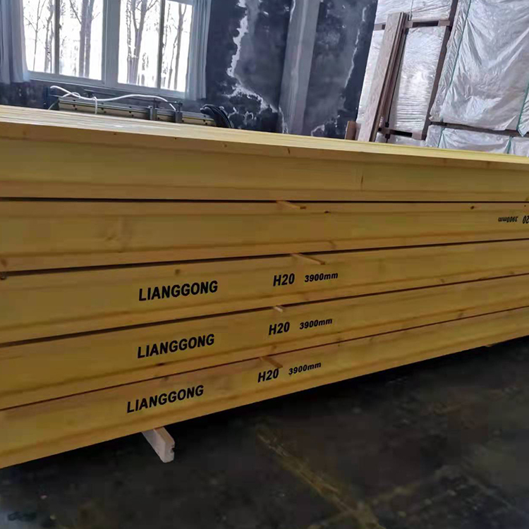 Mikil bur&eth;argeta Birch H20 timburbj&aacute;lki af formwork Systems